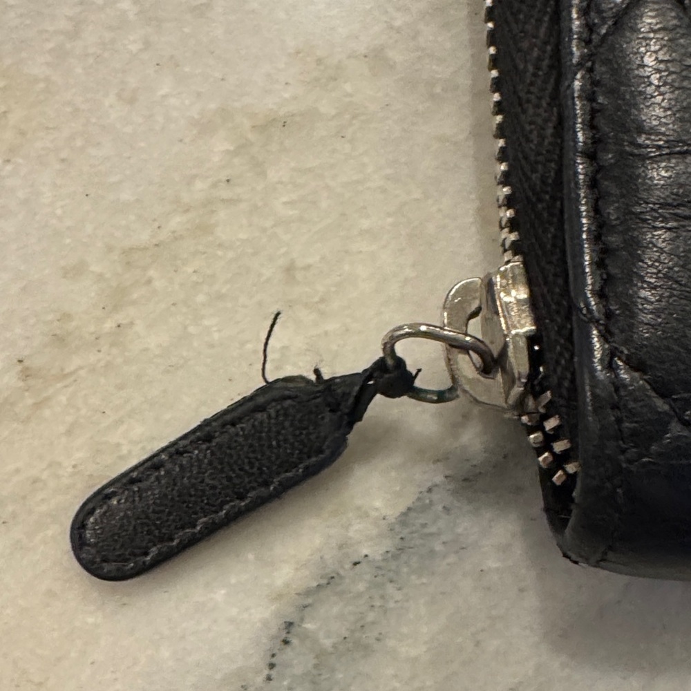 CHANEL Black Quilted Leather Wallet - Picture 4 of 7
